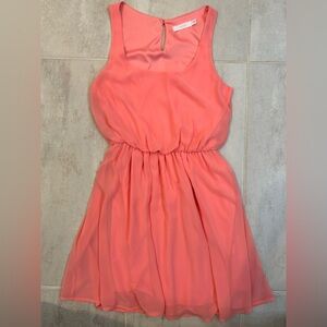 Lush Coral Top with Keyhole Detail